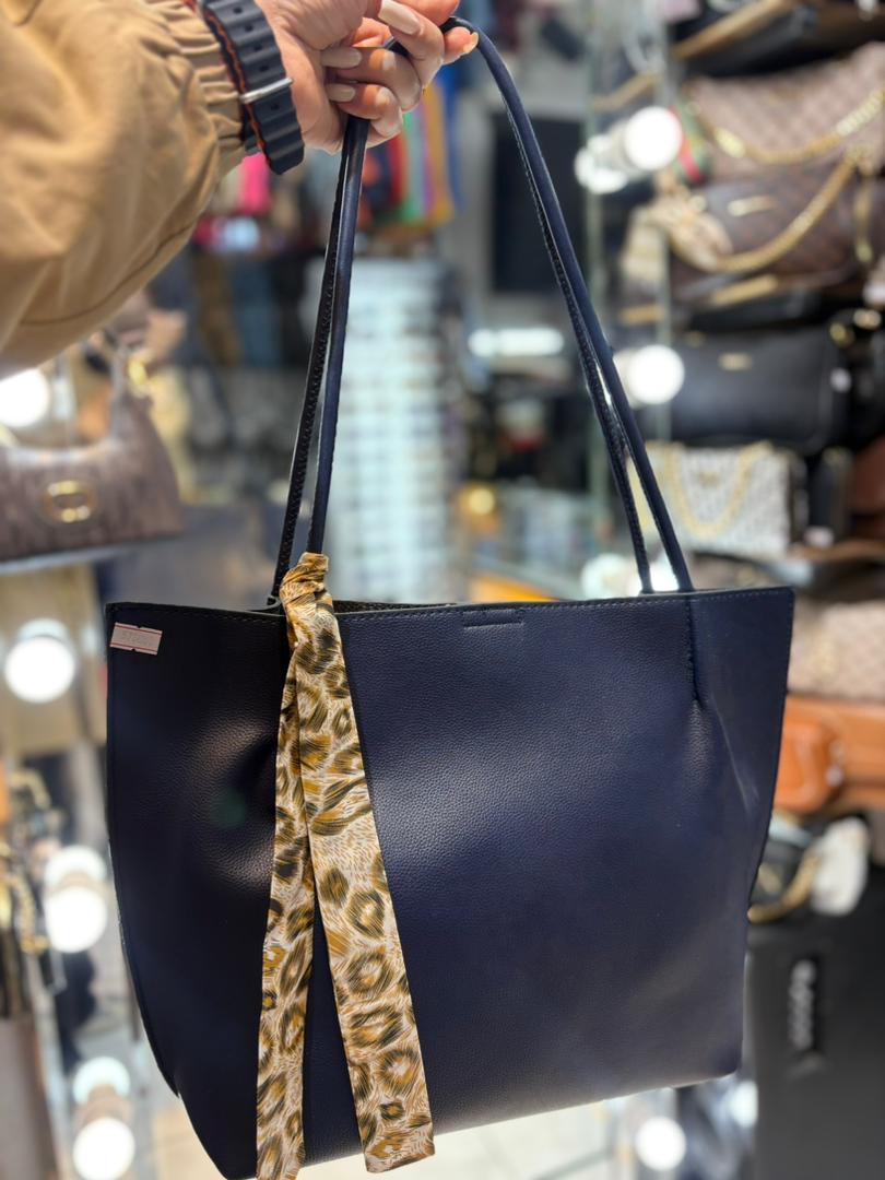 کیف زنانه دوشی شیک و خاص همراه با کیف کوچک داخلی | سبک، کاربردی و مناسب استایل روزمره